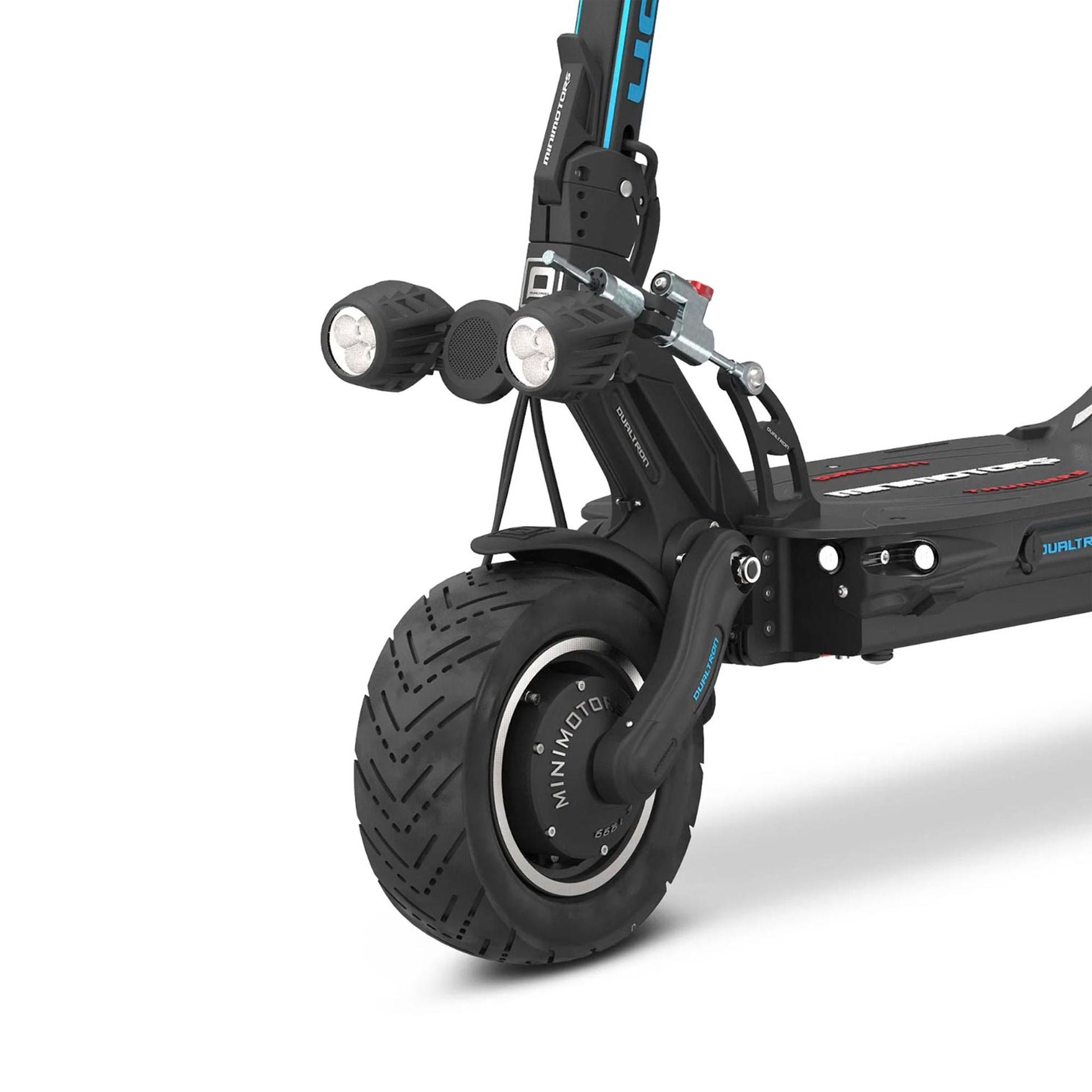 Vue 3/4 avant detaillée de la trottinette électrique Dualtron Thunder